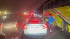 Bus Accident News : मुंबई-गोवा महामार्गावर खासगी बस पलटली, कर्नाळा खिंडीतील घटना, तीन ते चार जणांचा मृत्यू झाल्याची शक्यता