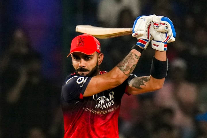এঁদের মধ্যে এবিডির সঙ্গে কেরিয়ারের দীর্ঘ সময়ে এক সঙ্গে খেলেছেন। এমনকী দুজনের বন্ধুত্বও দারুণ। কিন্তু এবিডি নয়, বিরাটের আইপিএল কেরিয়ারে সঞ্জীবনী অন্য এক প্রোটিয়া তারকা।