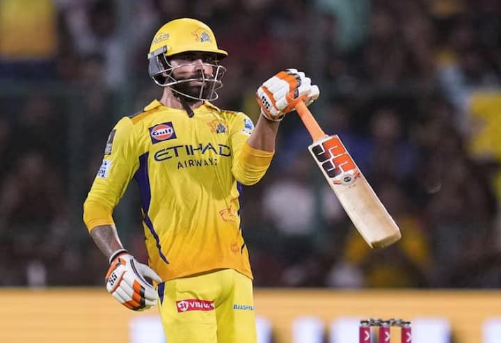 ਚੇਨਈ ਸੁਪਰ ਕਿੰਗਜ਼ ਦੇ ਆਲਰਾਊਂਡਰ ਜਡੇਜਾ ਨੇ ਰਾਇਲ ਚੈਲੇਂਜਰਜ਼ ਬੰਗਲੌਰ ਖ਼ਿਲਾਫ਼ 109 ਮੀਟਰ ਦਾ ਛੱਕਾ ਲਗਾਇਆ। ਇਹ ਹੁਣ ਤੱਕ ਦਾ ਸਭ ਤੋਂ ਲੰਬਾ ਛੱਕਾ ਹੈ। ਜਡੇਜਾ ਨੇ ਇਸ ਸੀਜ਼ਨ ਵਿੱਚ ਹੁਣ ਤੱਕ 11 ਮੈਚਾਂ ਵਿੱਚ 260 ਦੌੜਾਂ ਬਣਾਈਆਂ ਹਨ। ਇਸ ਤੋਂ ਇਲਾਵਾ ਉਸਨੇ 7 ਵਿਕਟਾਂ ਵੀ ਲਈਆਂ ਹਨ।