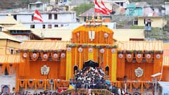 Portals Of Badrinath Dham Open To Devotees, Temple Decorated With 40 Quintals Of Flowers