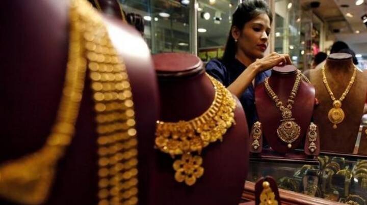 Gold Silver Price: ਭਾਰਤ ਵਿੱਚ ਸੋਨੇ ਦੀਆਂ ਕੀਮਤਾਂ ਹੁਣ ਇੱਕ ਲੱਖ ਦੇ ਆਪਣੇ ਸਭ ਤੋਂ ਉੱਚੇ ਪੱਧਰ ਤੋਂ ਹੇਠਾਂ ਆ ਰਹੀਆਂ ਹਨ।