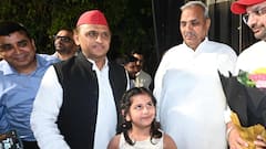 PICS: दिल्ली में एक साथ दिखे UP के तमाम नेता, बेटी टीना के साथ अखिलेश-डिंपल भी पहुंचे, जानें- क्या था मौका?