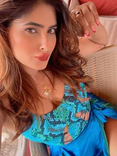 Karishma Sharma Photo: દરિયા કિનારે બીચ લુકમાં કરિશ્મા શર્માએ આપ્યો ગ્લેમરસ પોઝ