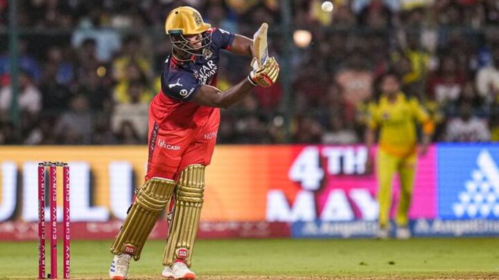 ইনিংসের শেষ দুই ওভারে খলিল ও পাথিরানার বিরুদ্ধে আইপিএল ইতিহাসে সর্বাধিক ৫৪ রান তুলতে আরসিবিকে সাহায্য করেন রোমারিও।