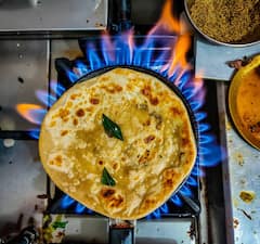 તવા પર રોટલી શેકવી સારી કે સીધી ગેસ પર? કેન્સરથી બચવા શું કરવું જોઈએ?