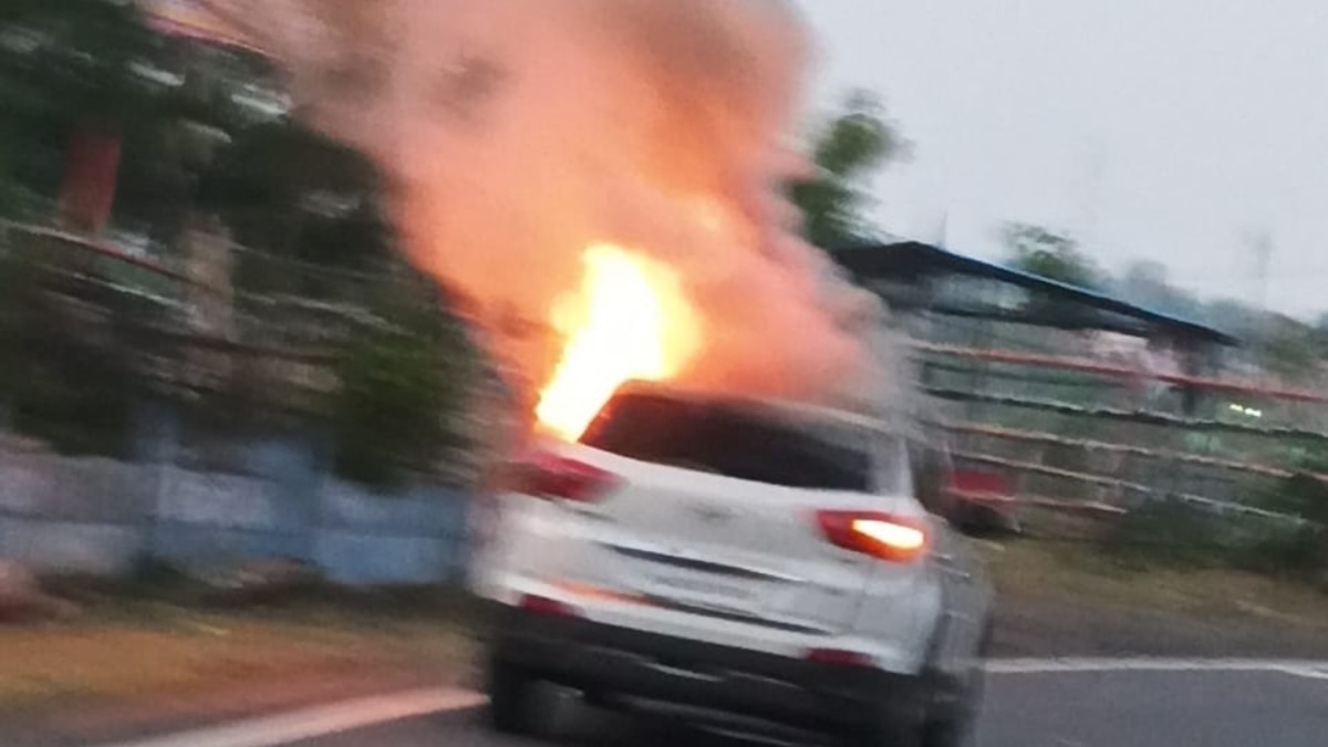 झारखंड के जमशेदपुर में अचानक आग के गोले में तब्दील हुई कार, चालक जलकर राख, कैसे हुआ सिलेंडर ब्लास्ट?