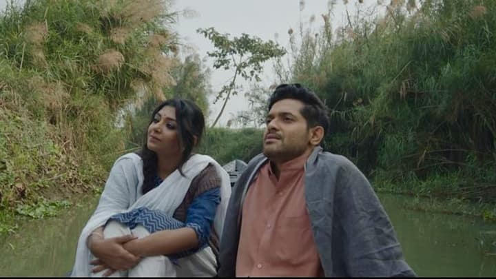 যৌথ পরিবারে বেড়ে ওঠা এ হেন সোমনাথের সবচেয়ে কাছের মানুষ ছিলেন তাঁর দিদা। সময়ের চেয়ে অনেক গুণ এগিয়ে থাকা, স্পষ্টবক্তা, বাড়ির কর্ত্রী অলকনন্দা দেবী সোমনাথের সবচেয়ে প্রিয় বন্ধু। এছাড়াও সোমনাথের আর একজন প্রিয় বন্ধু হলেন রাই। দুজনের মধ্যেই ভীষণ ভাল সম্পর্ক, ভীষণ ভাল বন্ধুত্ব।