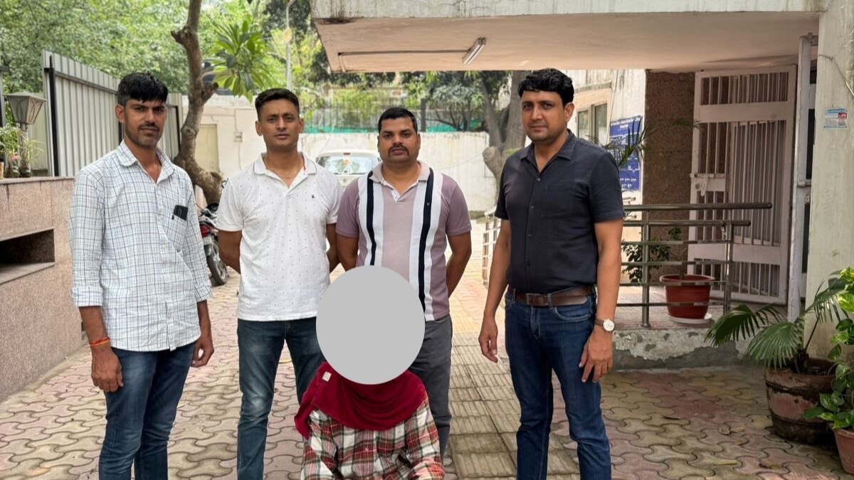 हुलिया बदलकर महाराष्ट्र में छिपा था सर्राफा व्यापारी का हत्यारोपी, दिल्ली पुलिस ने पुणे से किया गिरफ्तार