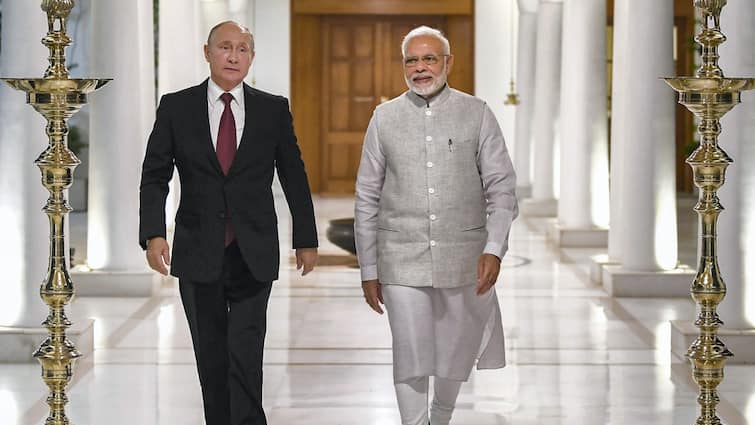 पहलगाम हमले पर भारत को मिला रूस का साथ, पीएम मोदी से फोन पर पुतिन बोले- 'हर कार्रवाई पर पूरा समर्थन' Pahalgam Terror Attack Vladimir Putin extends support to India On Call PM Modi says Perpetrators Must Face Justice पहलगाम हमले पर भारत को मिला रूस का साथ, पीएम मोदी से फोन पर पुतिन बोले- 'हर कार्रवाई पर पूरा समर्थन'