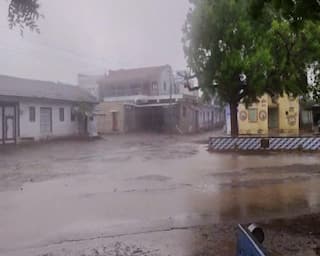 Vadodara Rain: વડોદરામાં ત્રાટક્યું મીની વાવાઝોડું, સુસવાટા મારતા પવન અને કાળા ડિબાંગ વાદળો સાથે કમોસમી વરસાદ, ખેડૂતો ચિંતિત