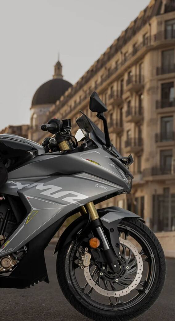 कितने लाख रुपये की आती है नई Hero Karizma XMR?