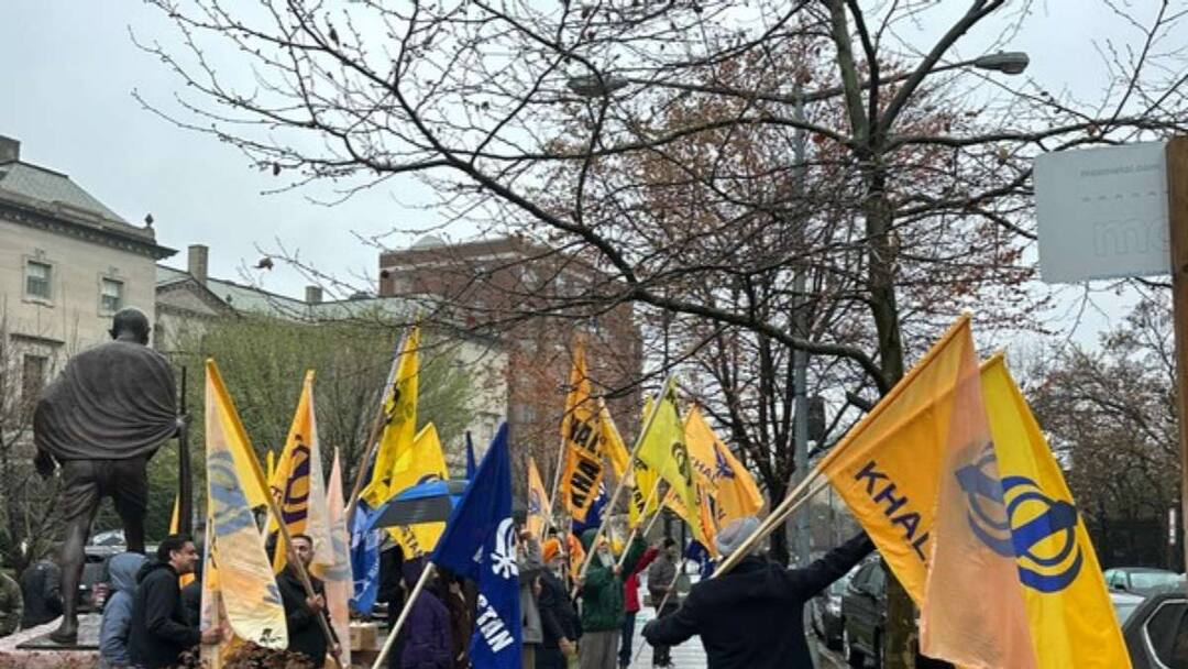 anti hindu parade in canada toronto by Khalistani Mark Carney PM different from trudeau 'कनाडा से 8 लाख हिंदुओं को निकालने की मांग', खालिस्तानी समर्थकों ने निकाली एंटी हिंदू परेड