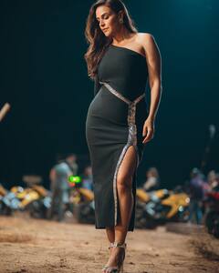 भर-भर के दिए इंटीमेट सीन, फिर भी बॉलीवुड में पहचान नहीं बना पाई ये एक्ट्रेस, अब कर रहीं ये काम