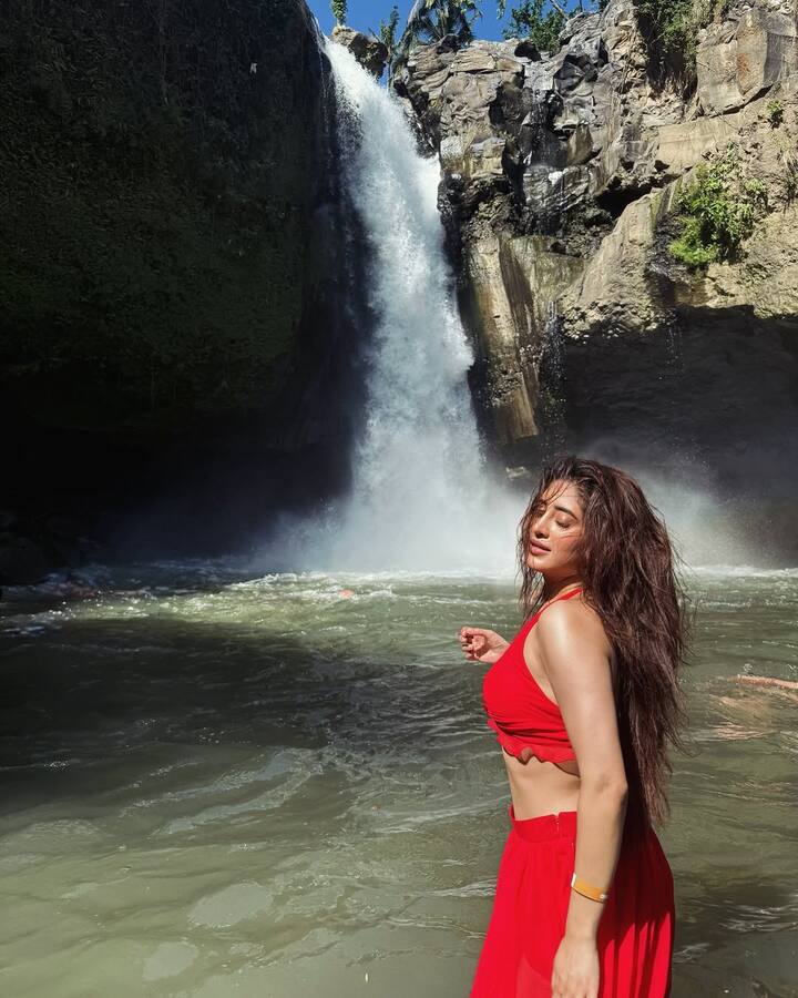For the caption, Joshi wrote, “In nature’s embrace, I find the space to breathe, to heal, and to bloom…”