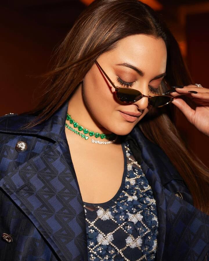 Confident, modern, and unapologetically fierce—Sonakshi’s look proves she’s not just a style icon, but a trendsetter who knows how to own every room she walks into. ( All Pics Credit: Instagram/@tarangagarwalofficial)