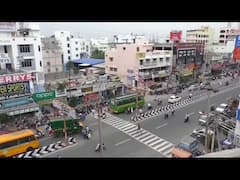 பாண்டிச்சேரியில் இருந்து மதுபானங்களை கடத்தி கரூரில் வீட்டில் வைத்திருந்த சதீஸ்கண்ணன் கைது. 233 மது பாட்டில்கள் கார், இருசக்கர வாகனம் பறிமுதல்.