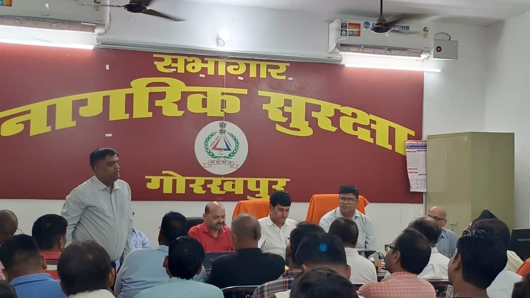 Mock Drill In UP: मॉक ड्रिल के आदेश के बाद आगरा और गोरखपुर में क्या हैं तैयारियां? यहां जानें पूरी जानकारी Mock dril in up Union Home Ministry Mock Drill Order Gorakhpur And Agra PreparatioN Mock Drill In UP: मॉक ड्रिल के आदेश के बाद आगरा और गोरखपुर में क्या हैं तैयारियां? यहां जानें पूरी जानकारी