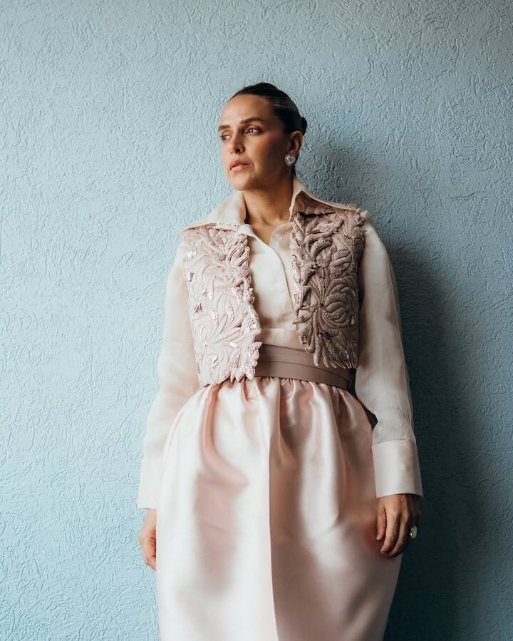 बड़े पर्दे के बाद नेहा धूपिया ने छोटे पर्दे का रुख किया. उन्हें रियलिटी शो रोडीज को जज करते हुए देखा गया जिसे लेकर वो खूब चर्चा में भी रहीं.