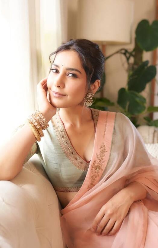 રાશી ખન્નાનું સિમ્પલ સાડી લૂક ફોટોશૂટ, ફેન્સ થયા પાગલ