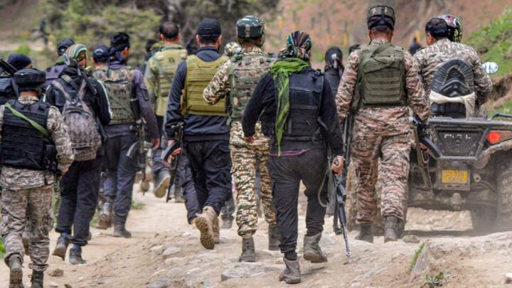 উরি হামলার বদলা নিতে ভারত এগোয় সেবছর ২৮-২৯ সেপ্টেম্বর রাতে। পাক অধিকৃত কাশ্মীরে সার্জিক্যাল স্ট্রাইক চালানো হয় ১০ দিনের মাথায়।