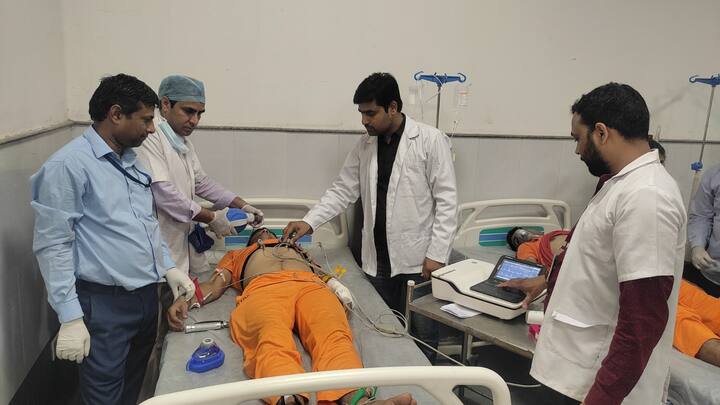 अस्पताल पहुंचने पर मरीजों को रेड, येलो ग्रीन केटेगरी में बांटा गया.