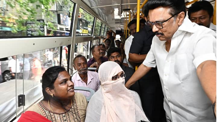As part of the celebration, Tamil Nadu State Transport Corporation launched 214 new buses, which were flagged off during the occasion. (Credit: Special arrangement)
