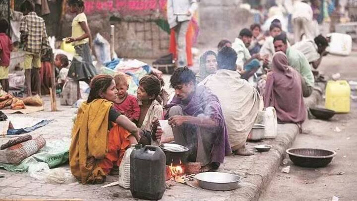 देश में आज भी बहुत से ऐसे लोग मौजूद हैं. जो दो वक्त का खाना तक नहीं खा पाते हैं. वैसे गरीब और जरूरतमंद लोगों को भारत सरकार की ओर से नेशनल फूड सिक्योरिटी एक्ट के तहत राशन मुहैया करवाया जाता है.