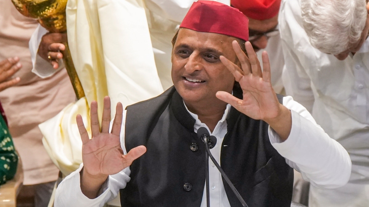 ‘उन्हें हाता नहीं भाता, तिलक नहीं लुभाता’, अखिलेश यादव ने बताई PDA में ब्राह्मण की परिभाषा