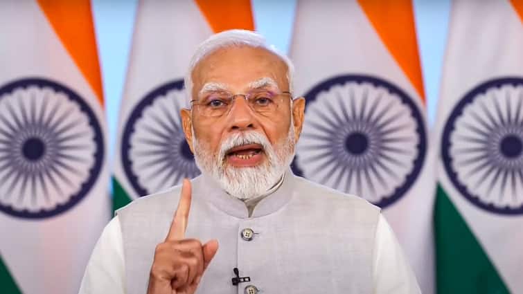 PM Modi First Reaction says it is a proud day for all of us India Operation Sindoor Operation Sindoor: पाकिस्‍तान-PoK में 9 जगहों पर हाफिज सईद और मसूद अजहर के आतंकी अड्डे ध्‍वस्‍त करने के बाद क्‍या बोले पीएम मोदी