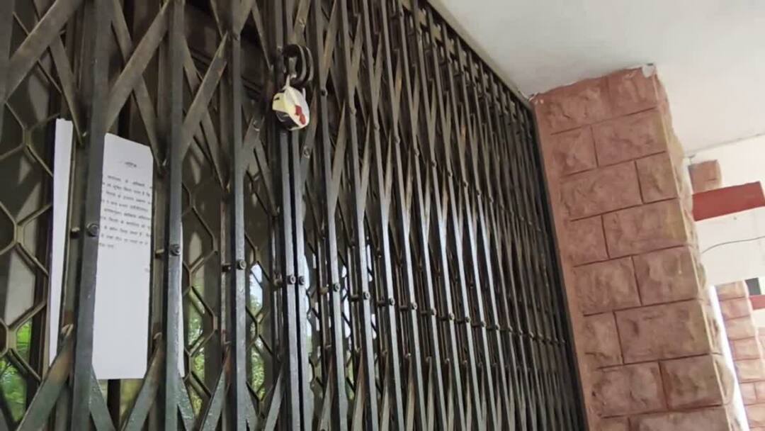 Rajasthan Sirohi court seals discom office, electric shock compensation delay ANN सिरोही में डिस्कॉम कार्यालय सील, 4 साल से लंबित था मुआवजा भुगतान