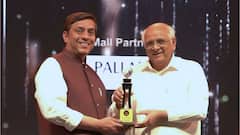 Maulik Bhatt Presented With the “Pride of Gujarat–Most Trusted Astrology Guru” Award from CM Bhupendra Patel