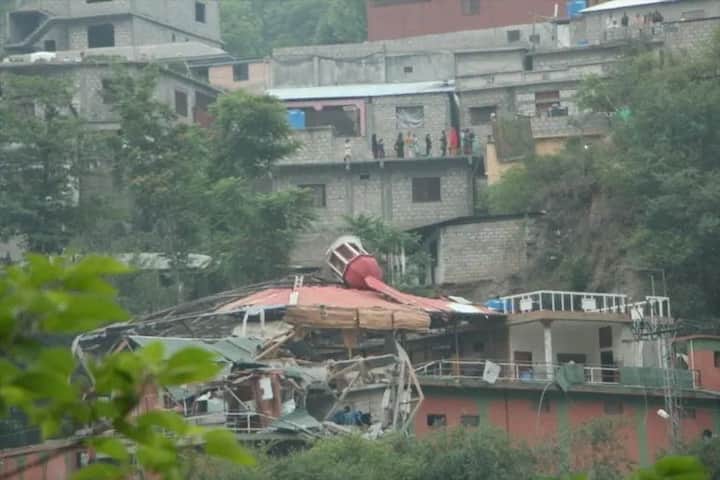 मुंबई दहशतवादी हल्ल्यात सहभागी असलेल्या दहशतवाद्यांच्या लपण्याच्या आणि प्रशिक्षणाच्या ठिकाणांनाही लक्ष्य करण्यात आले आहे. मरकज सुभानल्लाह हे जैश-ए-मोहम्मदचे मुख्यालय होते. येथे दहशतवाद्यांना प्रशिक्षण दिले जात असे. कोणत्याही लष्करी ठिकाणाला लक्ष्य करण्यात आले नाही आणि नागरिकांची जीवितहानी झाली नाही, अशी माहिती लष्करातील कर्नल सोफिया कुरेशी यांनी दिली आहे.