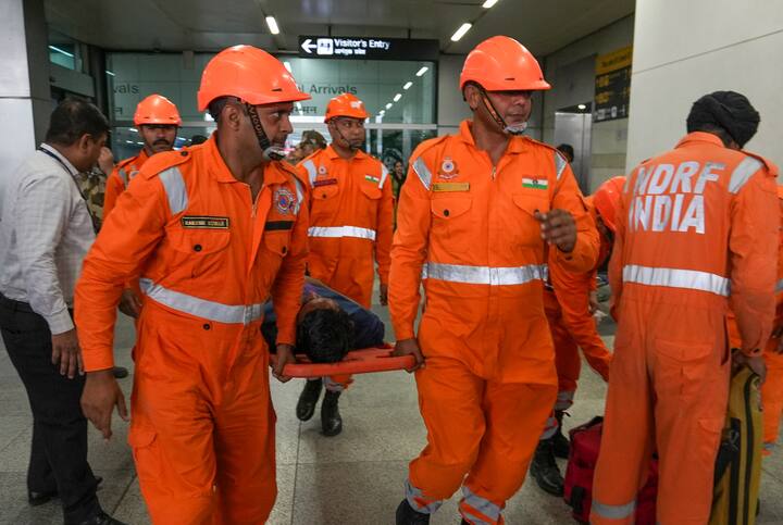 जम्मू कश्मीर के पहलगाम में 22 अप्रैल को हुए आतंकी हमले का भारत ने बुधवार (7 मई, 2025) को एयर स्ट्राइक कर बदला ले लिया है. इस बीच देश भर के 244 जिलों में मॉक ड्रिल का आयोजन किया गया.