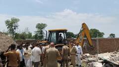 सरकारी स्कूल की जमीन पर बना अवैध मदरसा ध्वस्त, SDM के निर्देश पर चला बुलडोजर
