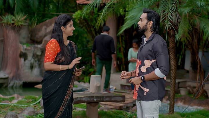 మా ఫ్యామిలీకి మిమ్మల్ని పరిచయం చేస్తానని మాటిచ్చాను అంటుంది కావ్య. మిమ్మల్ని చూడగానే ఎమోషనల్ అవుతారు మీరు కంగారుపడకండి అంటుంది కావ్య. రాజ్ కూడా ఇదే కదా కావాల్సింది..అక్కడి నుంచి నరుక్కుని వస్తాను అనుకుంటాడు