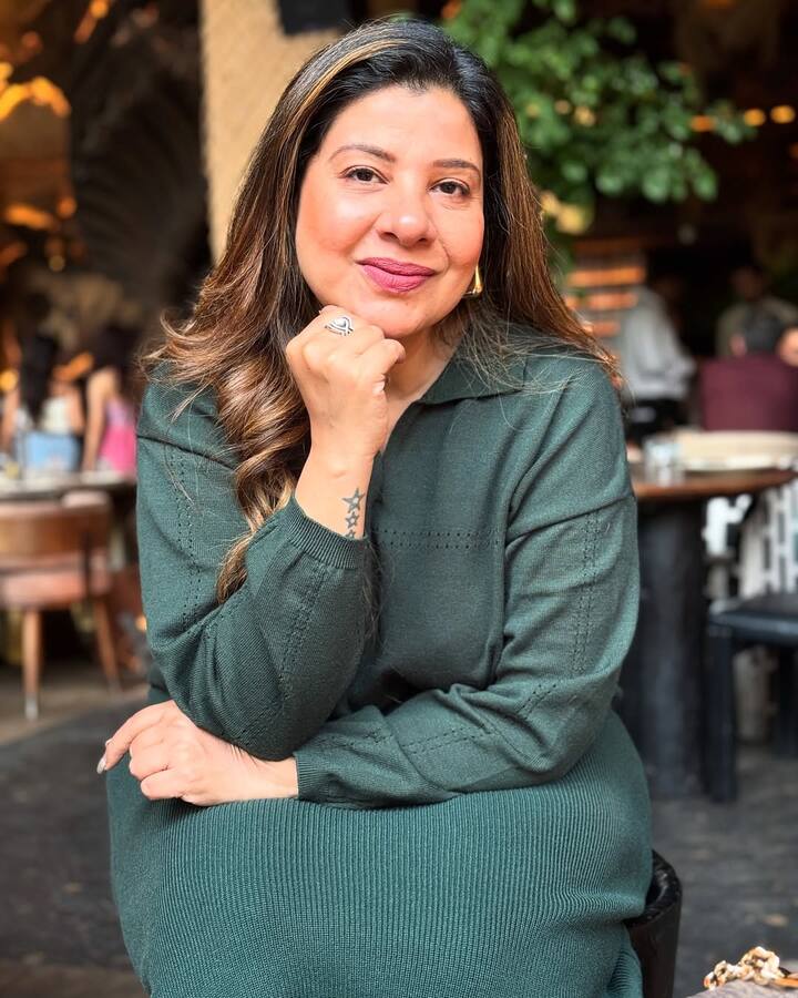 हिंदी रश को दिए इंटरव्यू में संभावना सेठ ने कहा- आपको आधी बात दिखाई गई. किसी ने पूरी बात जानने की कोशिश ही नहीं की. क्यों कोई जाने? उससे टीआरपी मिल रही थी.