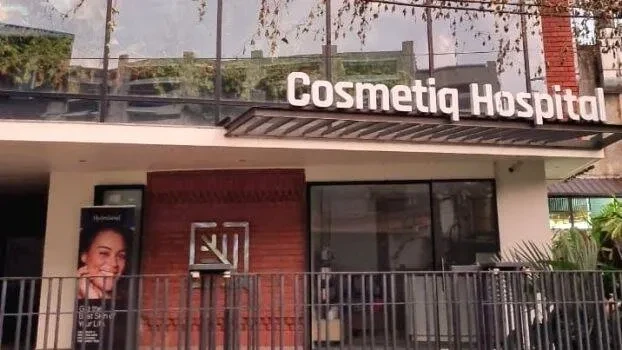 వికటించిన లైపోసక్షన్ ఆపరేషన్ - బతకించడానికి వేళ్లను తీసేశారు - పాపం కేరళ యువతి !