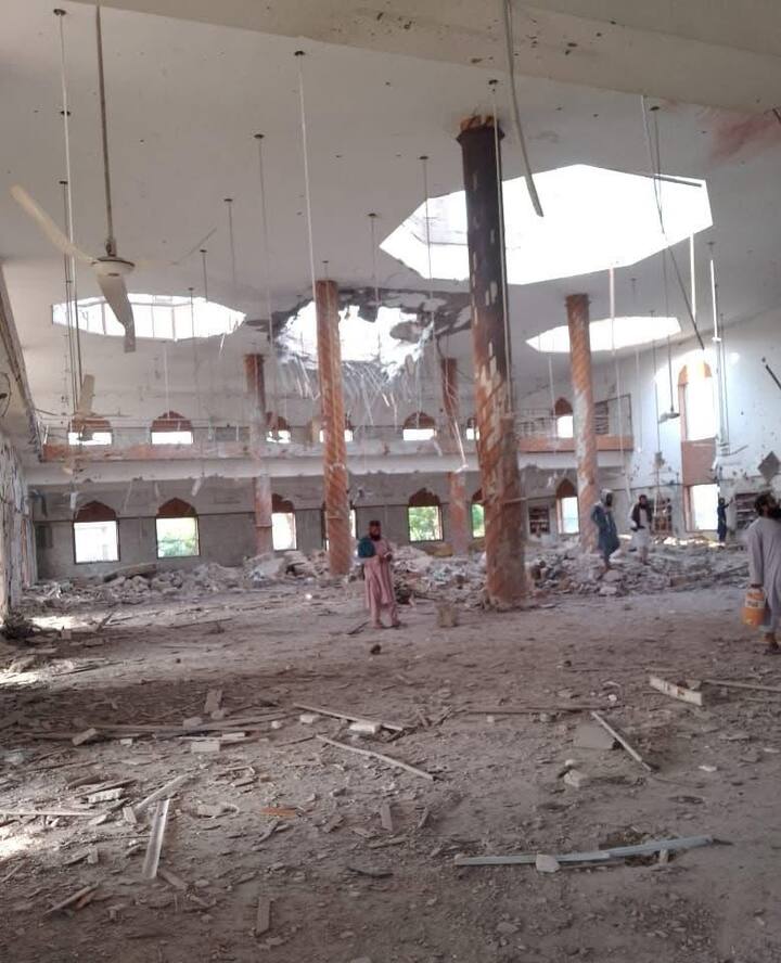 जैश ए मोहम्मदचं हेडक्वार्टरचे आधीचे आणि भारताने केलेल्या हल्ल्यानंतरचे फोटो सध्या सोशल मीडियाद्वारे समोर येत आहेत.