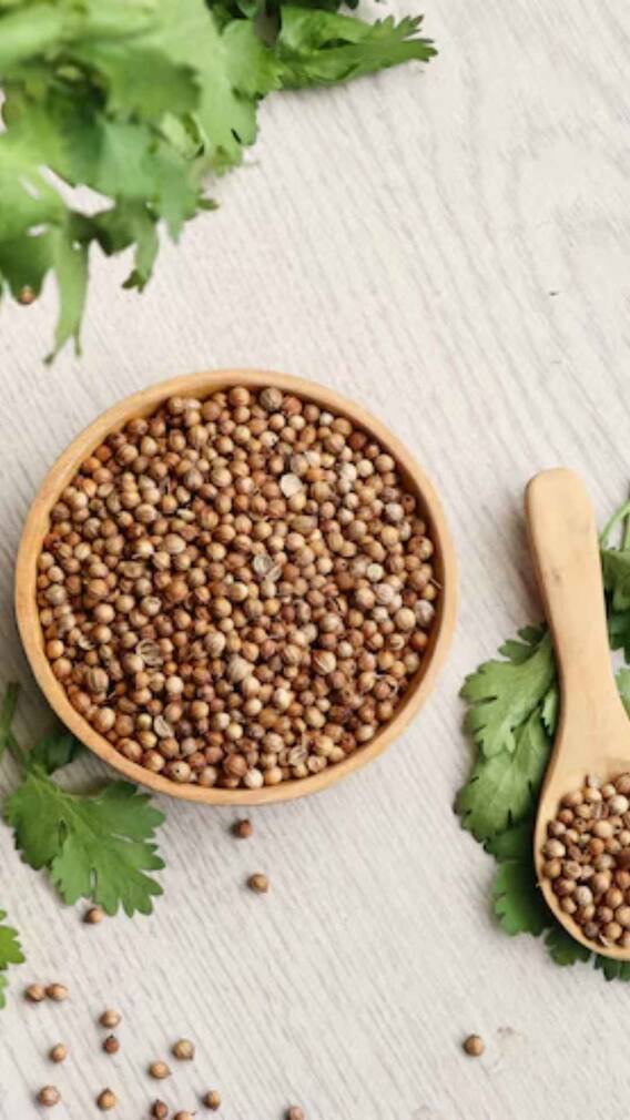 धनिया का पानी पीने के क्या-क्या हैं फायदे?