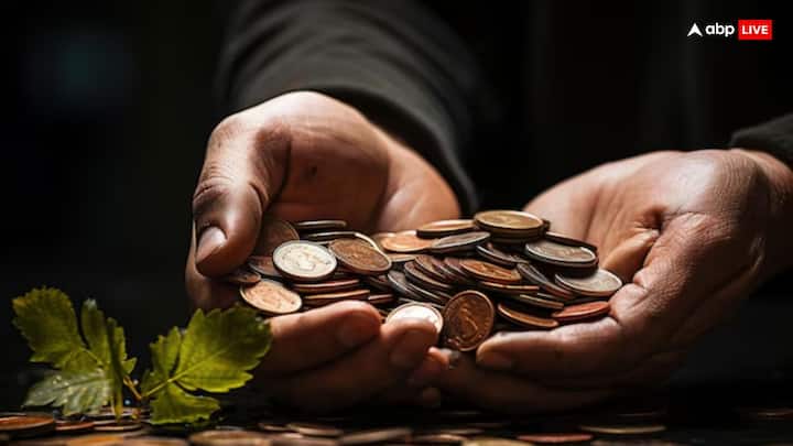 On the day of Vaishakh Purnima, donating clothes, wealth, food and fruits increases in a huge increase in wealth. Apart from this, donating utensils, grains and white clothes on this day is also considered beneficial.