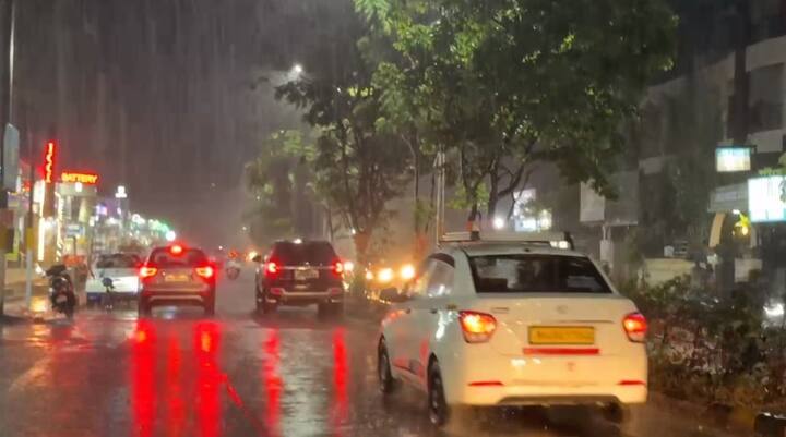 मुंबईच्या पश्चिम उपनगरात 7 वाजता अवकाळी पावसाला सुरुवात झाली होती.