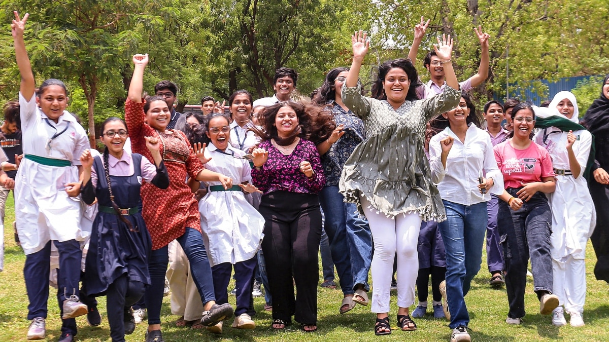 10वीं की बोर्ड परीक्षा में कैंसर को पछाड़कर छत्तीसगढ़ की टॉपर बनीं इशिका, किन चुनौतियों का किया सामना?