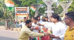 ऑपरेशन सिंदूर के बाद खुशी से झूम उठी वाराणसी, गंगा आरती में सेना का हुआ अभिनंदन, देखें तस्वीरें