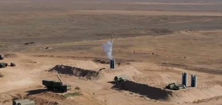 भारताने पाकिस्तानची हवाई संरक्षण प्रणाली HQ-9 नष्ट केल्याची माहिती समोर आली आहे. हे काम भारताच्या सर्वात मजबूत हवाई संरक्षण प्रणाली S-400 ने केले आहे.