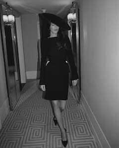 Kendall Jenner Nails Monochrome Glam In Vintage Couture, See Pics