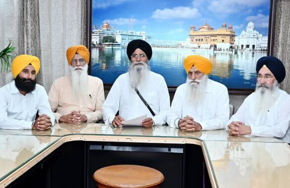 India-Pak War: ਭਾਰਤ-ਪਾਕਿ ਤਣਾਅ ਵਿਚਾਲੇ ਸ਼੍ਰੋਮਣੀ ਕਮੇਟੀ ਨੇ ਸੰਭਾਲਿਆ ਮੋਰਚਾ, ਸਰਹੱਦੀ ਲੋਕਾਂ ਲਈ ਵੱਡਾ ਫੈਸਲਾ SGPC provide inns for the accommodation of people being evacuated from border areas India-Pak War: ਭਾਰਤ-ਪਾਕਿ ਤਣਾਅ ਵਿਚਾਲੇ ਸ਼੍ਰੋਮਣੀ ਕਮੇਟੀ ਨੇ ਸੰਭਾਲਿਆ ਮੋਰਚਾ, ਸਰਹੱਦੀ ਲੋਕਾਂ ਲਈ ਵੱਡਾ ਫੈਸਲਾ