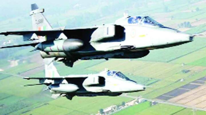 साल 1999 में कारगिल युद्ध में भारतीय वायुसेना की महत्वपूर्ण भूमिका को दर्शाने वाला ऑपरेशन सफेद सागर पहली बार जम्मू-कश्मीर में बड़े पैमाने पर वायुशक्ति के प्रयोग का उदाहरण बना. इस ऑपरेशन के तहत नियंत्रण रेखा के पार किए बिना भारत ने पाकिस्तानी ठिकानों पर प्रभावी हवाई हमले किए.