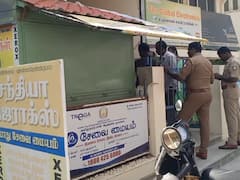 கரூரில் போலி பான்கார்டு /போலி ஆதார் கார்டு தயாரித்து கொடுத்த பெண் உட்பட 6 பேர் கைது