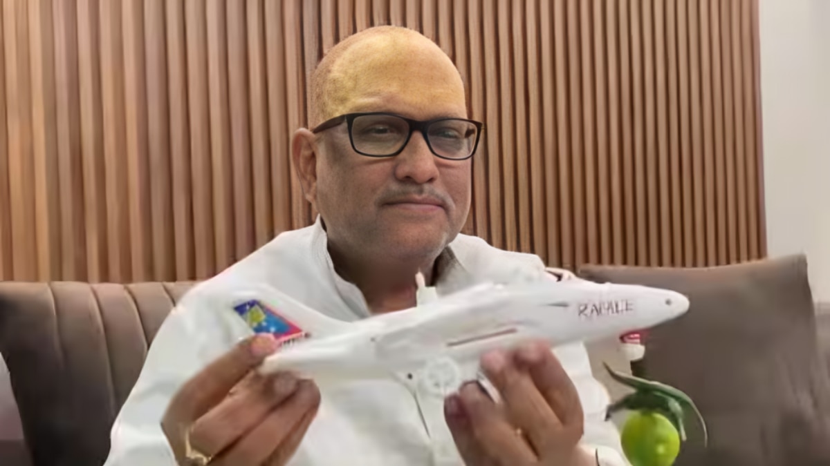 राफेल का मजाक उड़ाना कांग्रेस नेता अजय राय को पड़ा भारी, वाराणसी में FIR हुई दर्ज