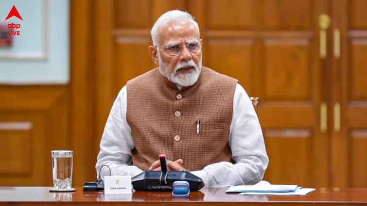 ভারতের ১৫টি সেনা ছাউনিকে টার্গেট পাকিস্তানের, কয়েক ঘণ্টার মধ্যেই প্রধানমন্ত্রীর সঙ্গে বৈঠক সেনা প্রধানের